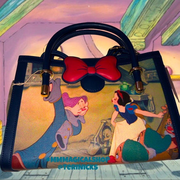 Loungefly Disney Snow White Scenes Crossbody Bag & Matching Zip Wallet - Picture 3 of 8